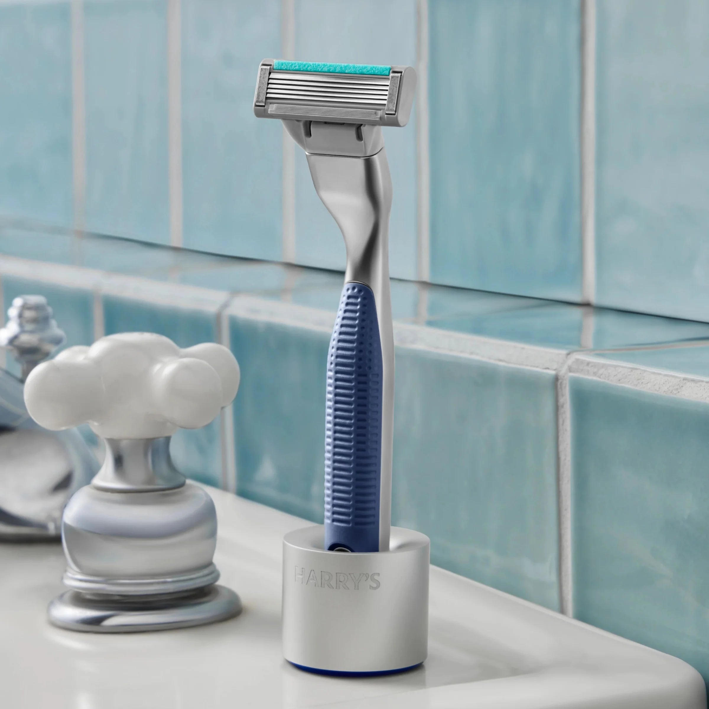 Harry's Plus Razor Stand - View 2